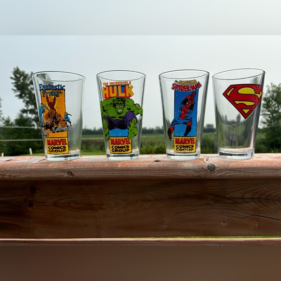 Lot 3 verres Marvel Spider-Man, Hulk et Fantastic 4 +1 rare DC Comics Super Man - Picture 1 of 7
